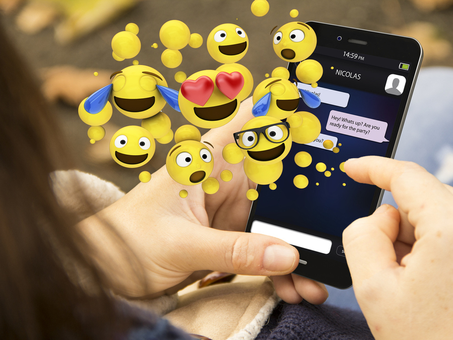 razones para usar emojis al chatear y en redes sociales